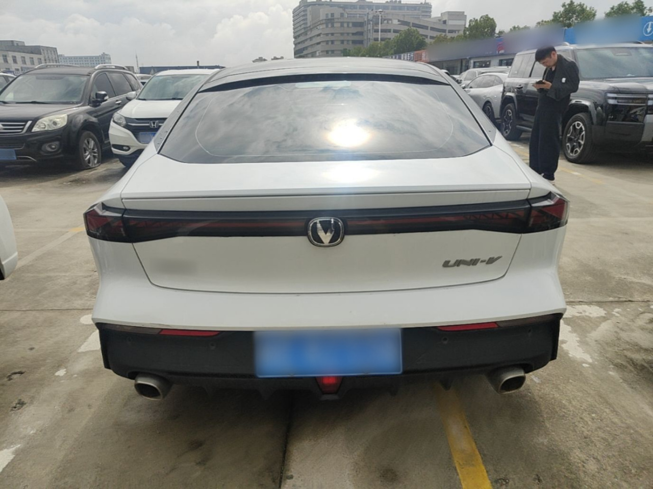 UNI-V 2023 1.5T Premium photo 5