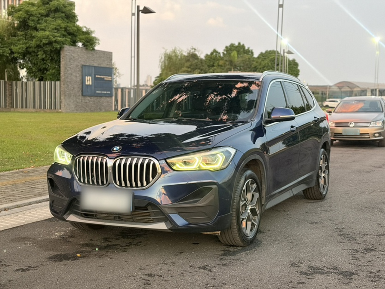 X1 2020 sDrive25Li Leading