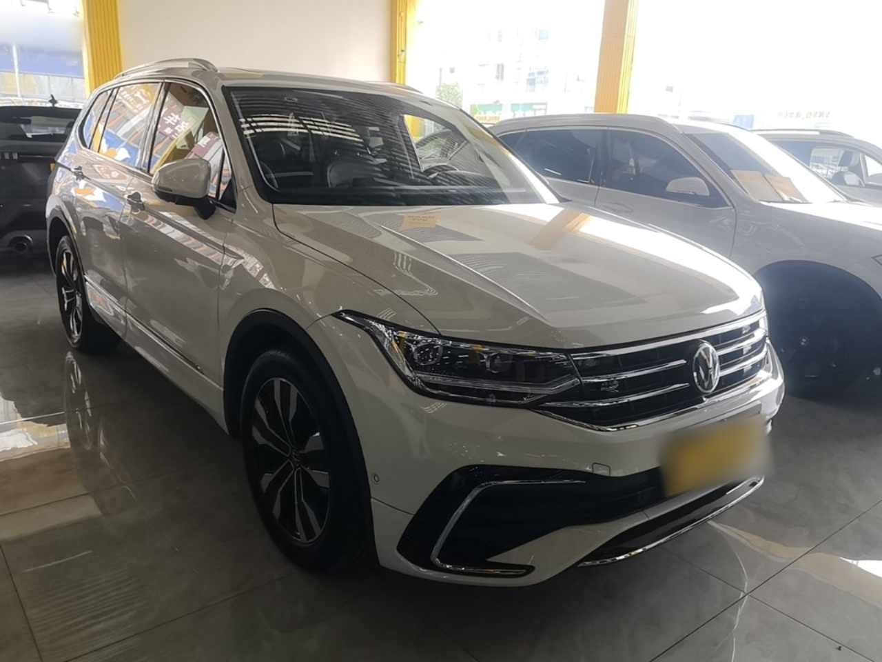 Tiguan L 2024 330TSI AT RWD R-Line photo 3