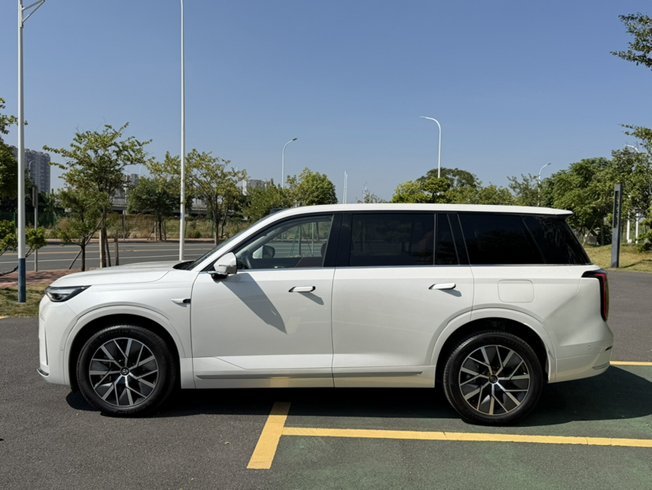GAC Trumpchi S9 2025 Qiankun UItra 6-Seater photo 2
