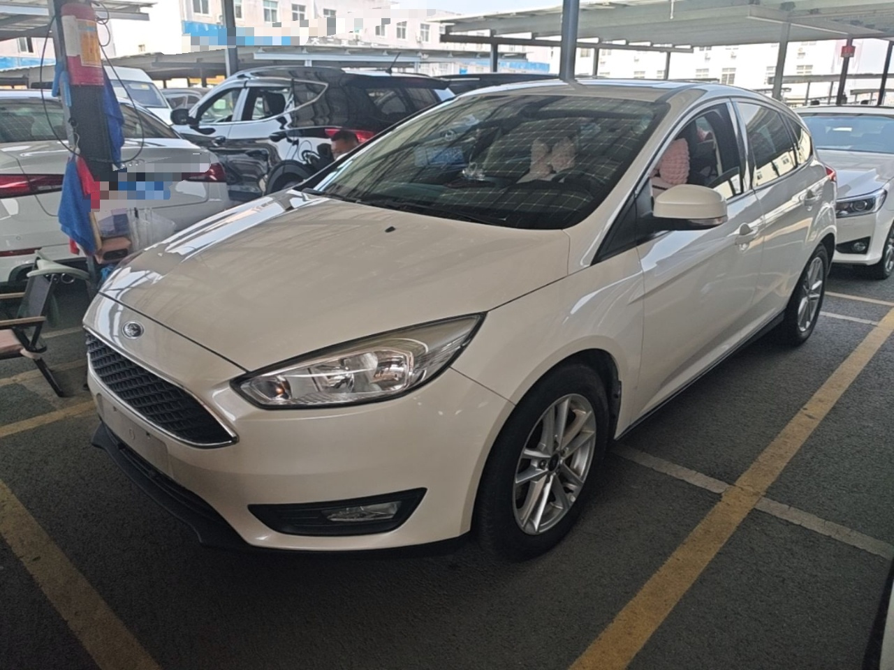 Focus 2018 Hatchback Classic 1.6L AT Fashion