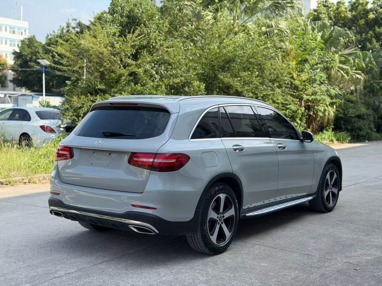 GLC 2019 GLC 260 L 4MATIC Luxury photo 3
