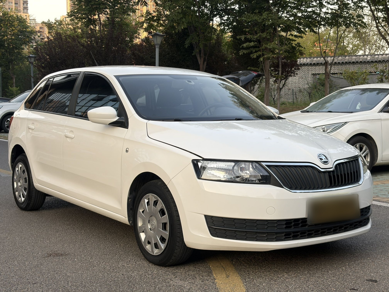 Rapid Spaceback 2016 Facelift 1.6L AT photo 4