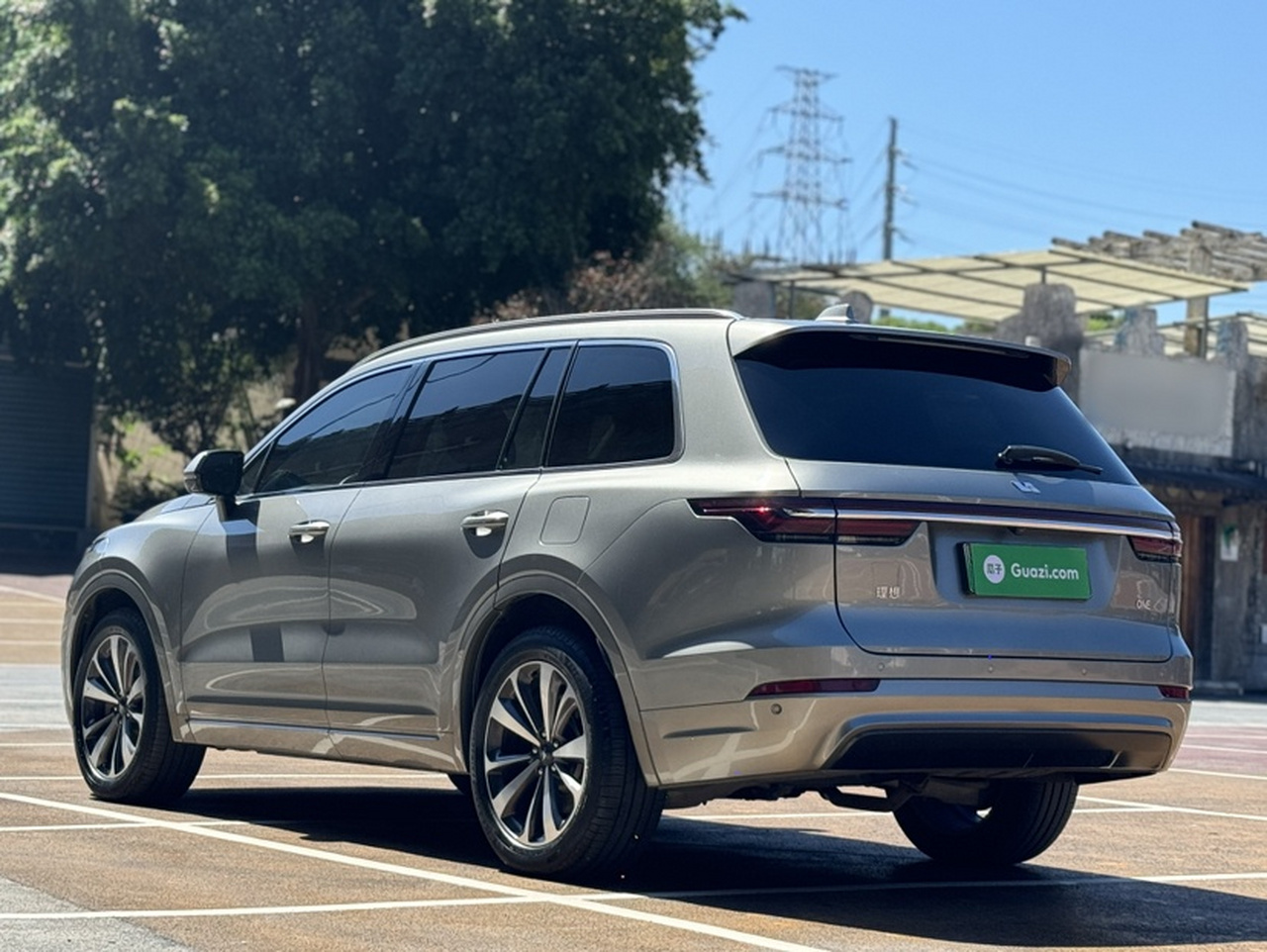 Li Auto ONE 2020 EREV 6-Seater photo 3