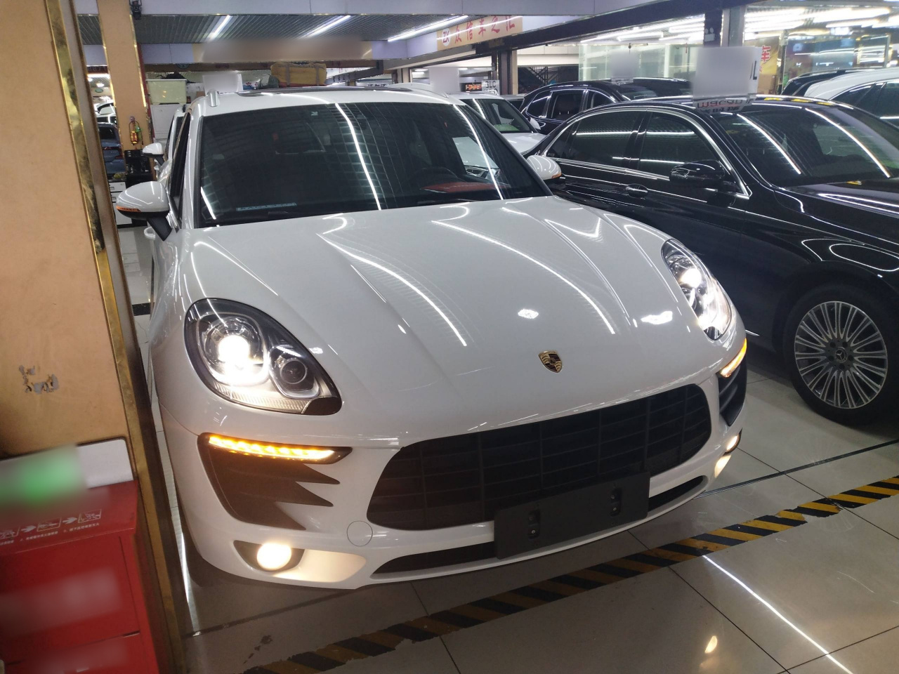 2017 Macan 2.0T photo 3