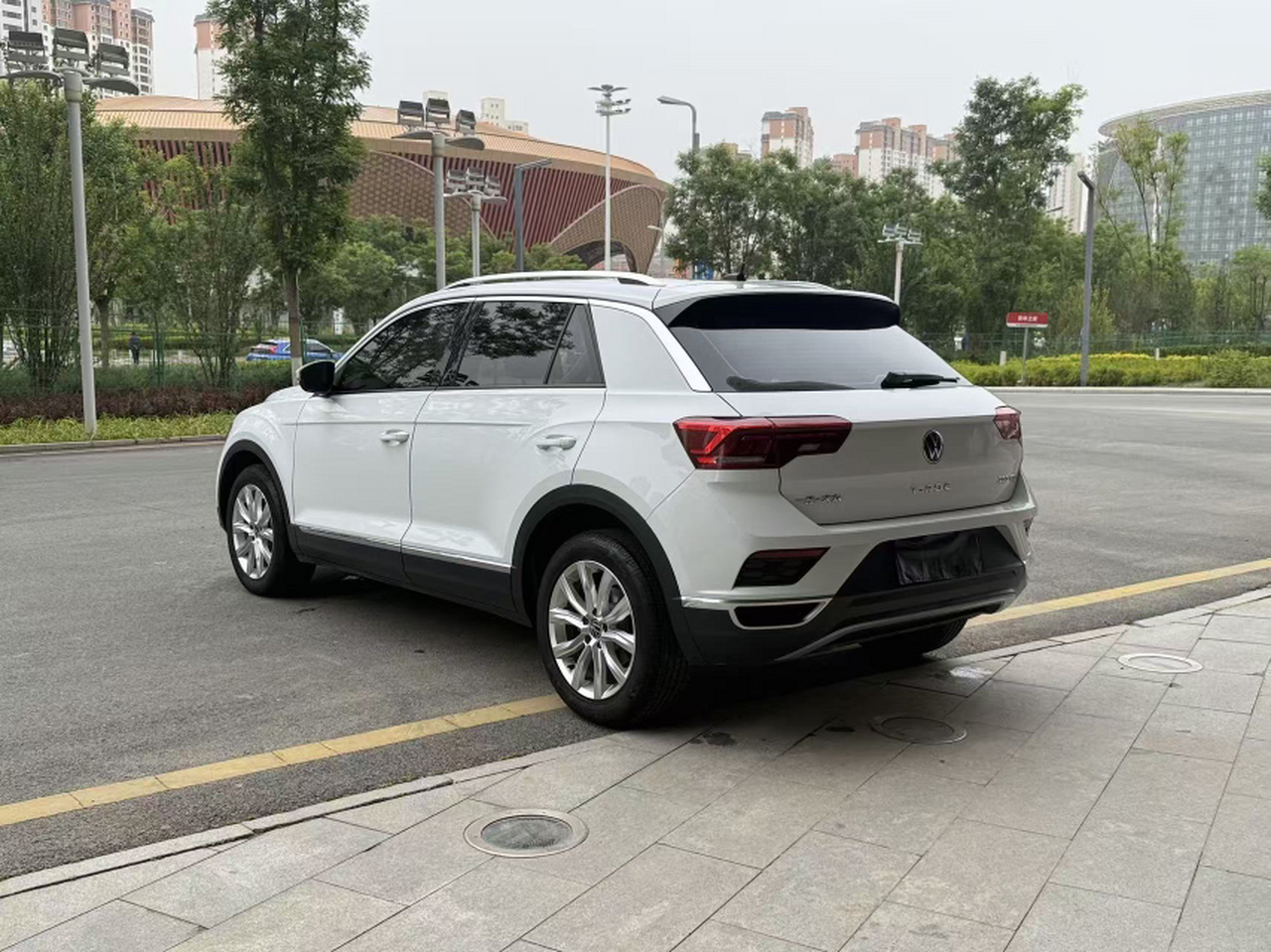 T-Roc 2021 Facelift 280TSI DSG RWD Elite Connected photo 4