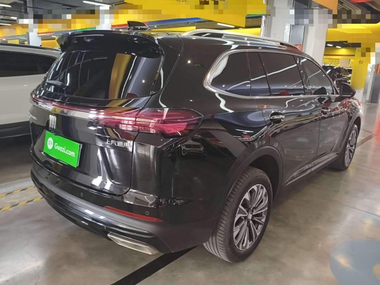 2025 Envision Plus 28T RWD photo 4
