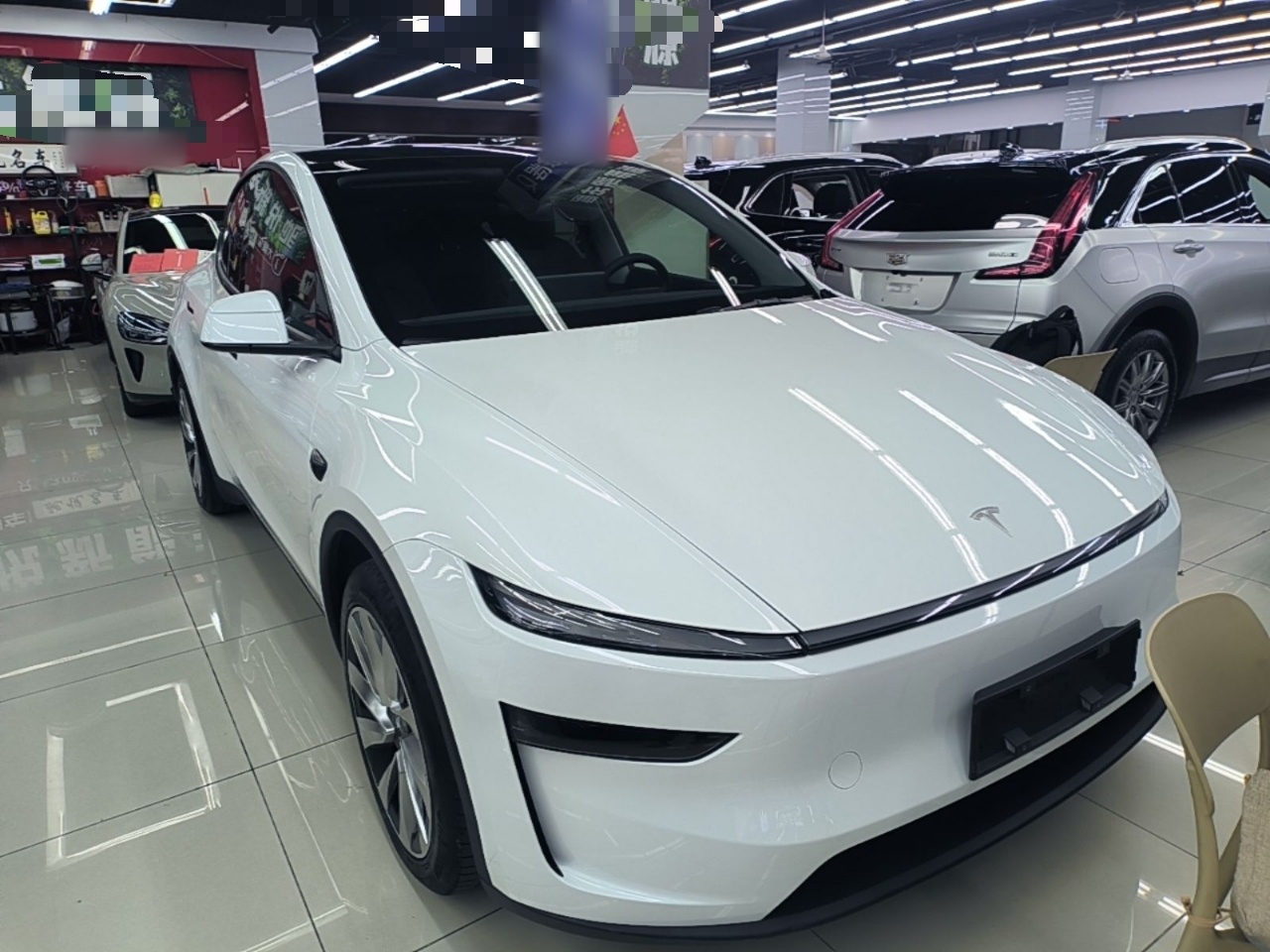 Model Y 2025 Long Range AWD Launch Edition photo 3