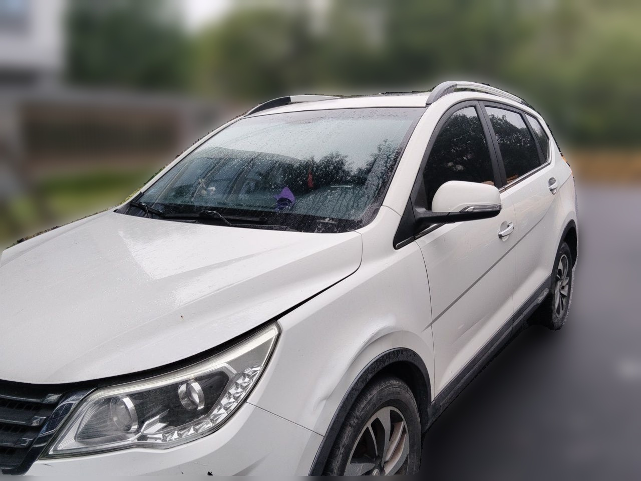 560 2015 1.8L MT Luxury