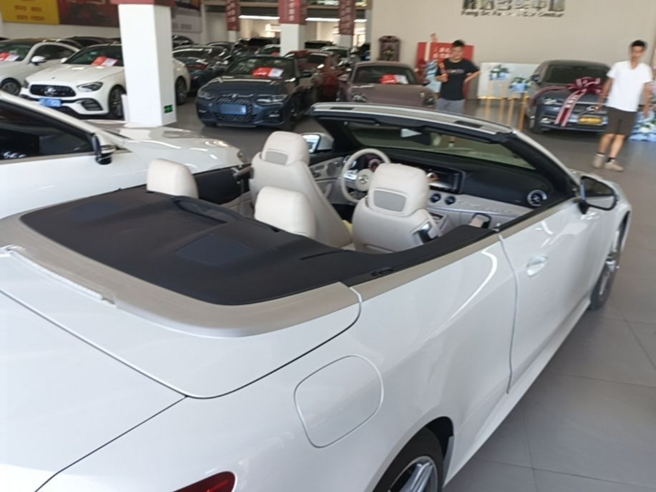 E-Class Imported 2018 E 200 4MATIC Convertible Coupe photo 4
