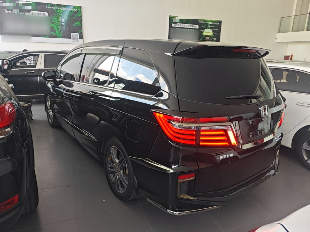 Elysion 2019 2.0L Hybrid Luxury photo 4