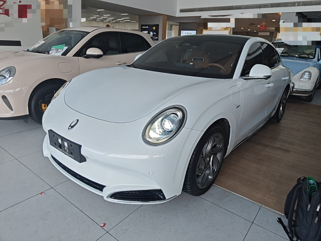 2022 555km Premium