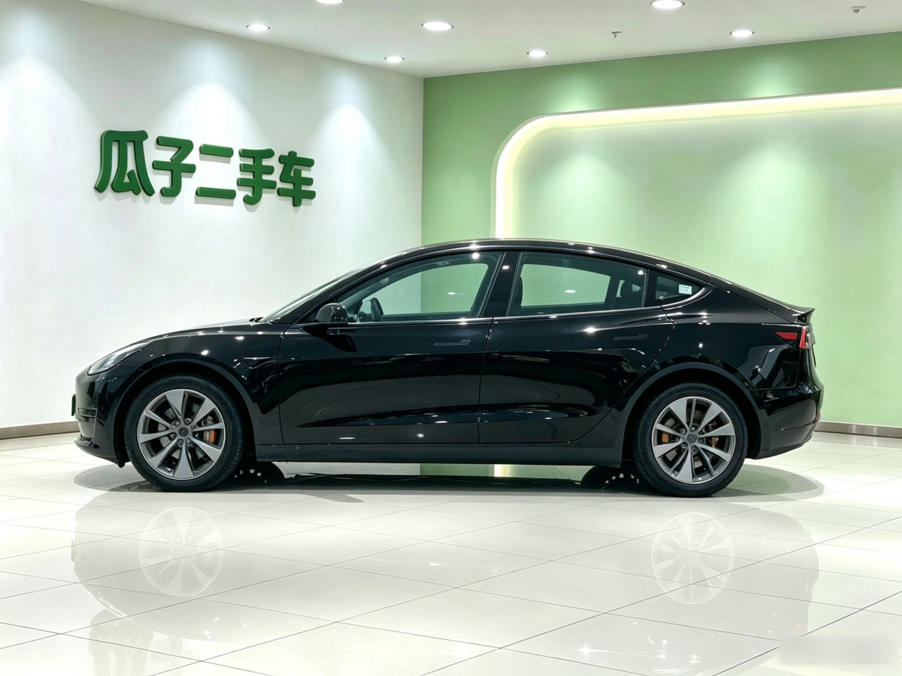 Model 3 2022 RWD photo 2