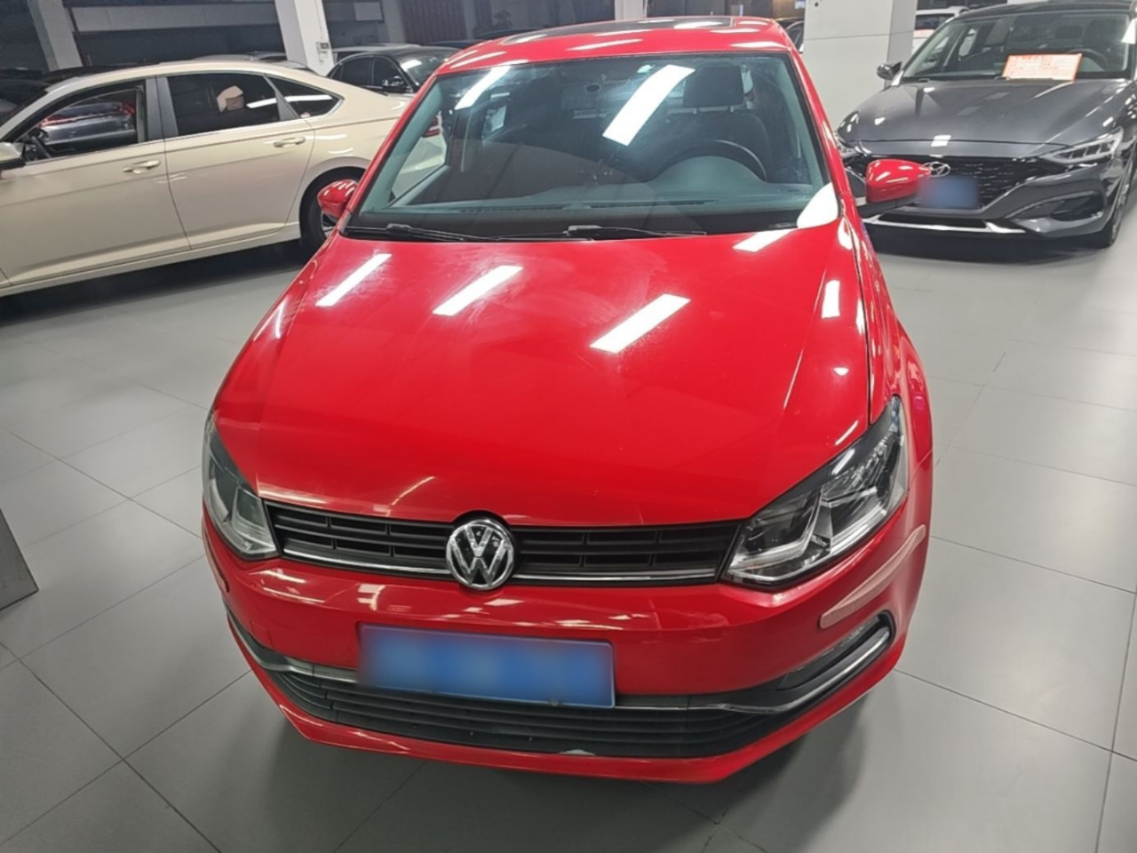 Polo 2016 1.6L AT Comfort photo 2