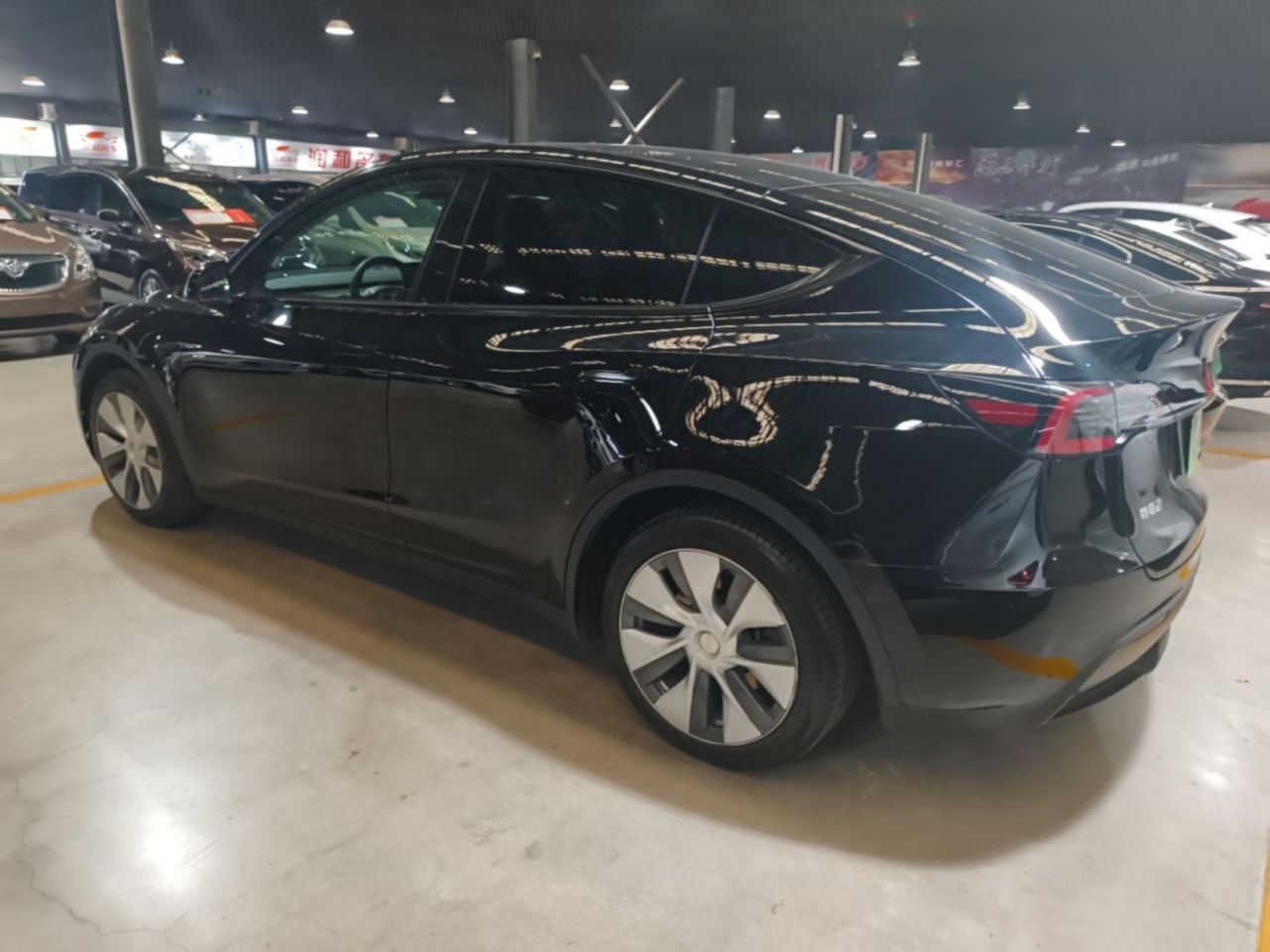 Model Y 2021 Standard Range RWD photo 4