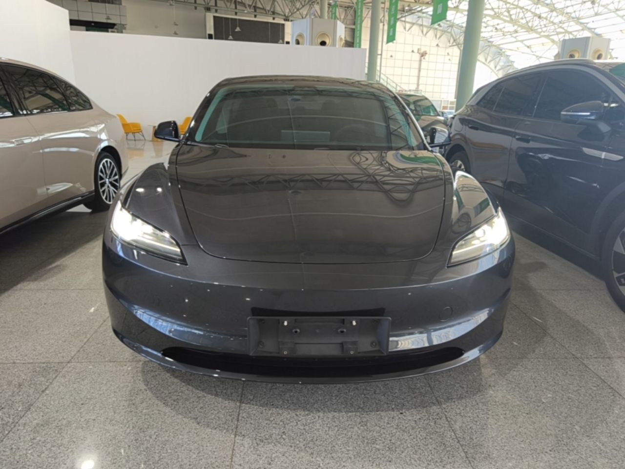 Model 3 2023 RWD photo 2