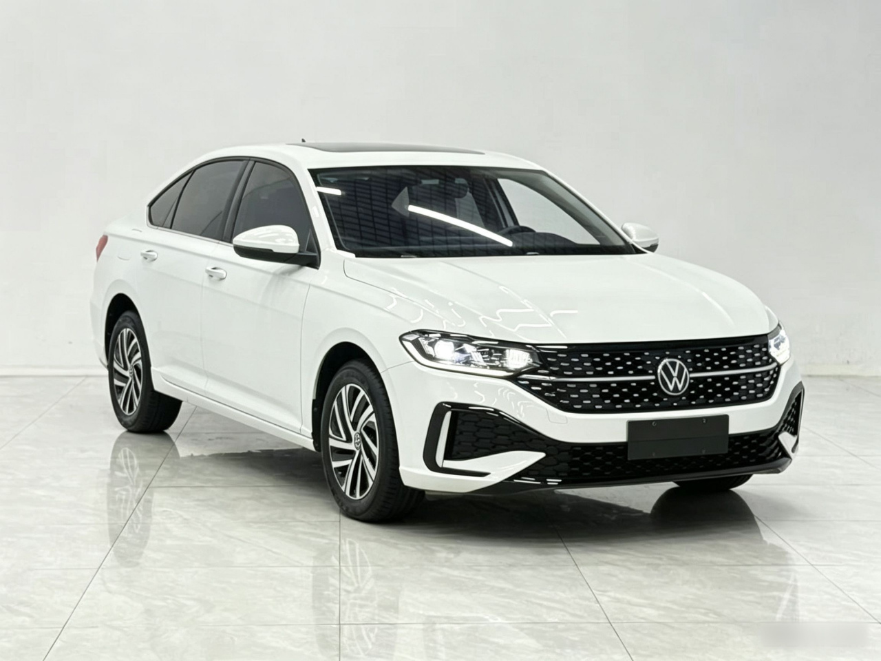 Lavida 2023 1.5L AT photo 3