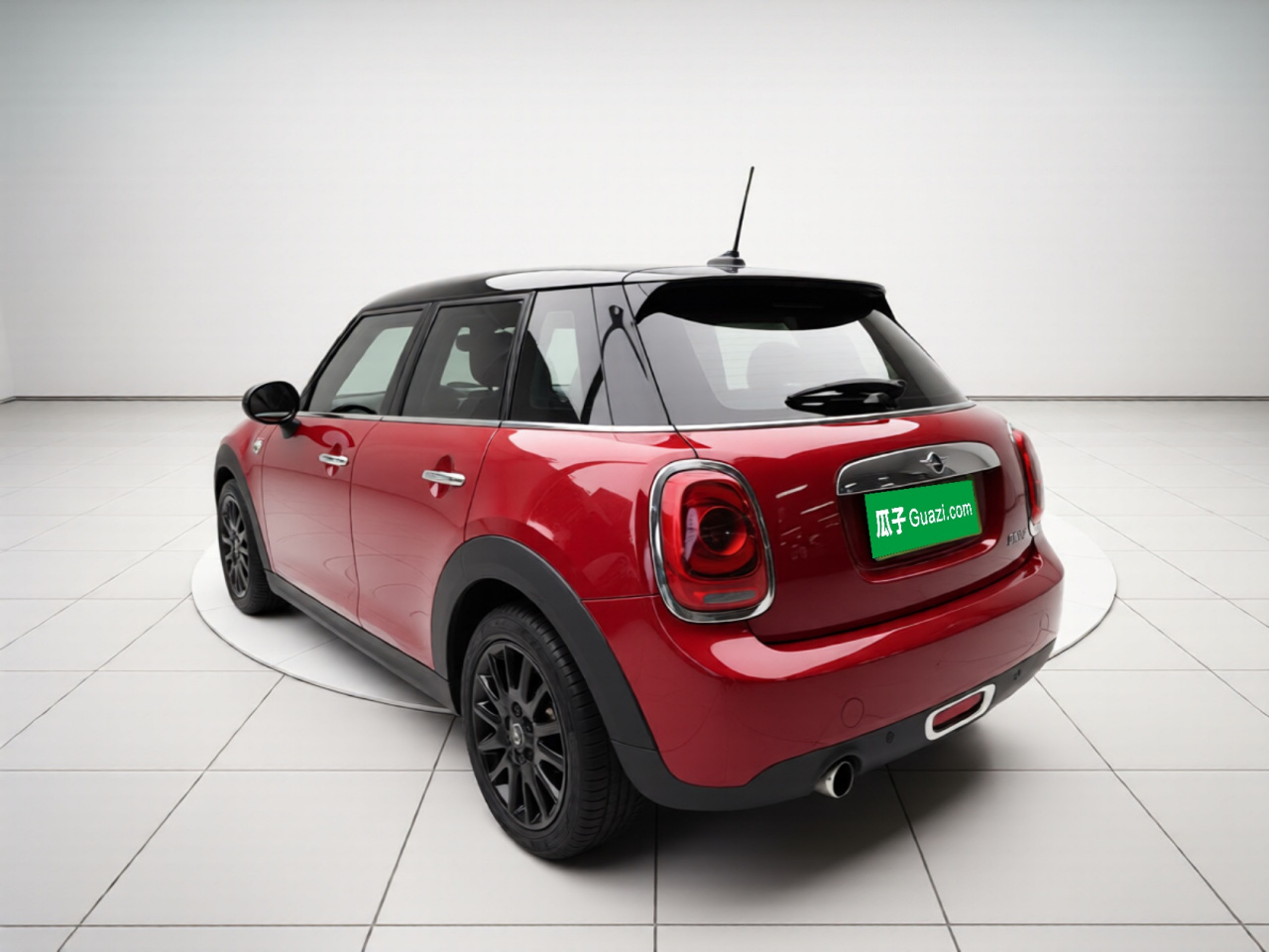 2016 1.5T COOPER 5-Door photo 4