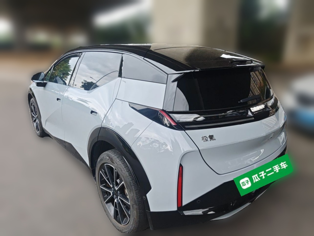 X 2023 RWD YOU 4-Seater photo 4