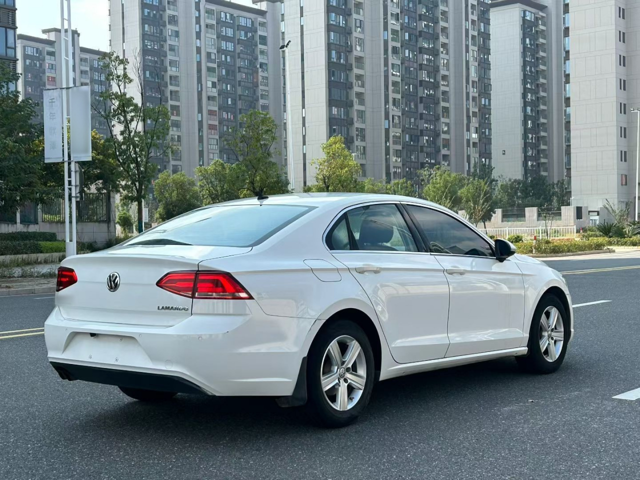 Lamando 2017 230TSI DSG photo 4