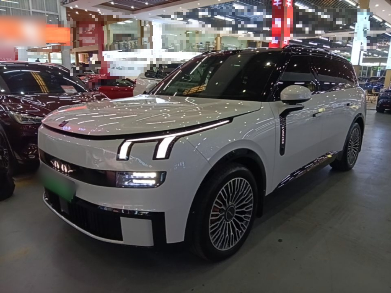 900 2025 2.0T Explorer 6-Seater