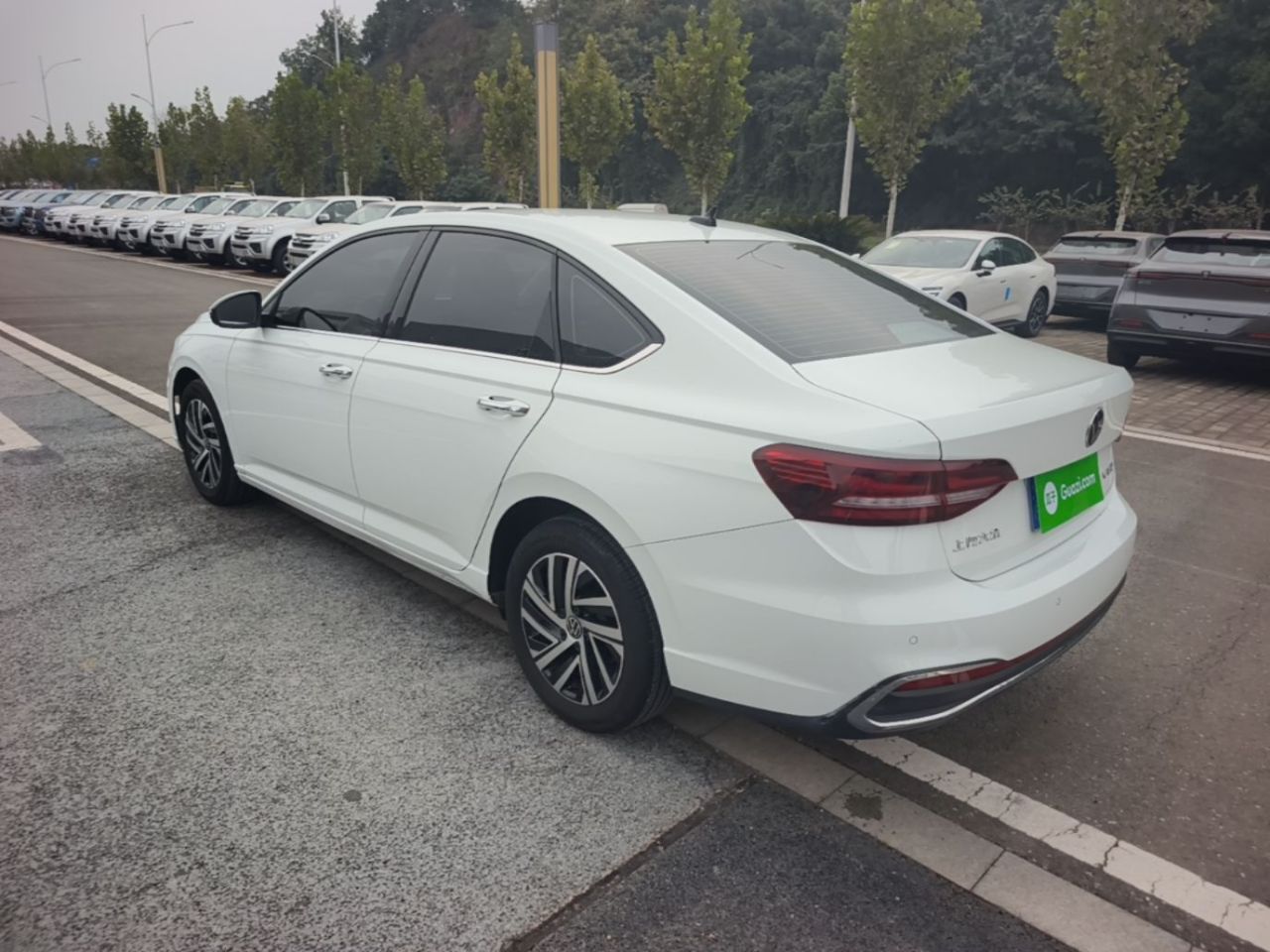 Lavida 2023 1.5L AT photo 4