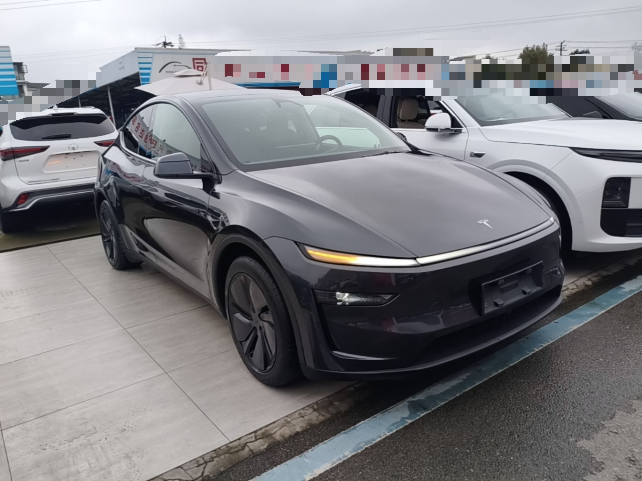 Model Y 2025 RWD photo 5