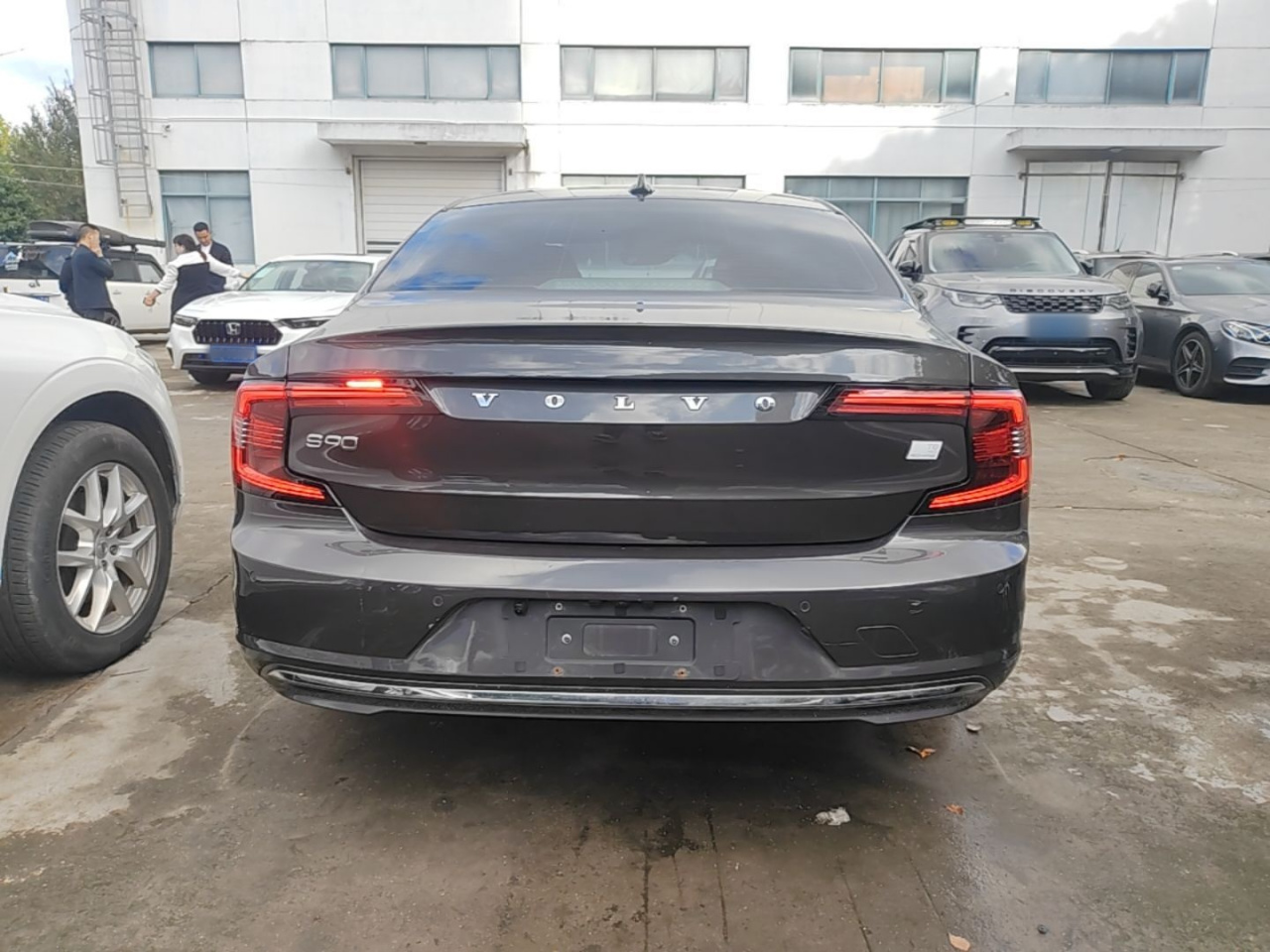 S90 EV 2021 T8 E Hybrid Luxury photo 3