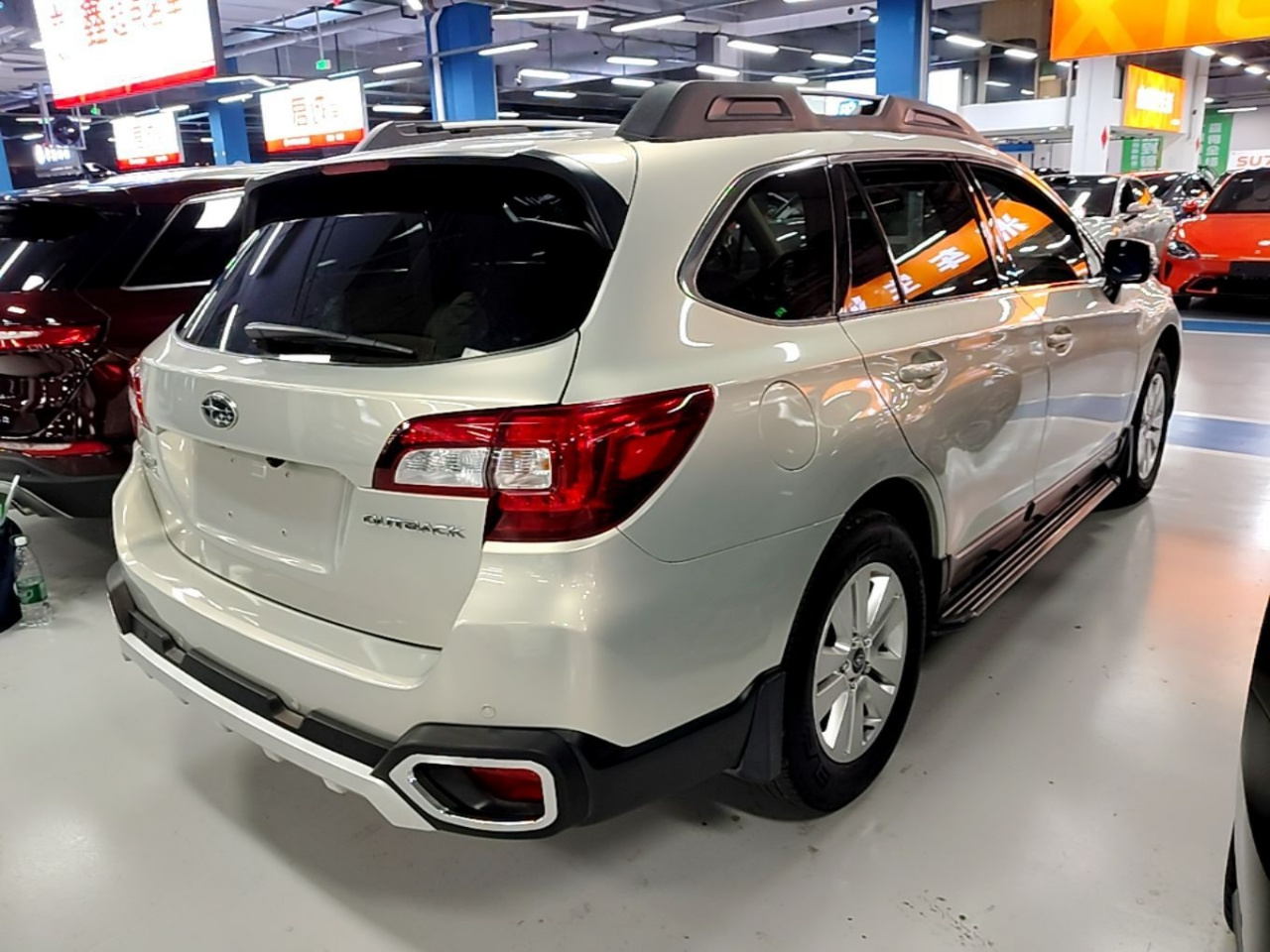 2017 2.5i Luxury EyeSight photo 4