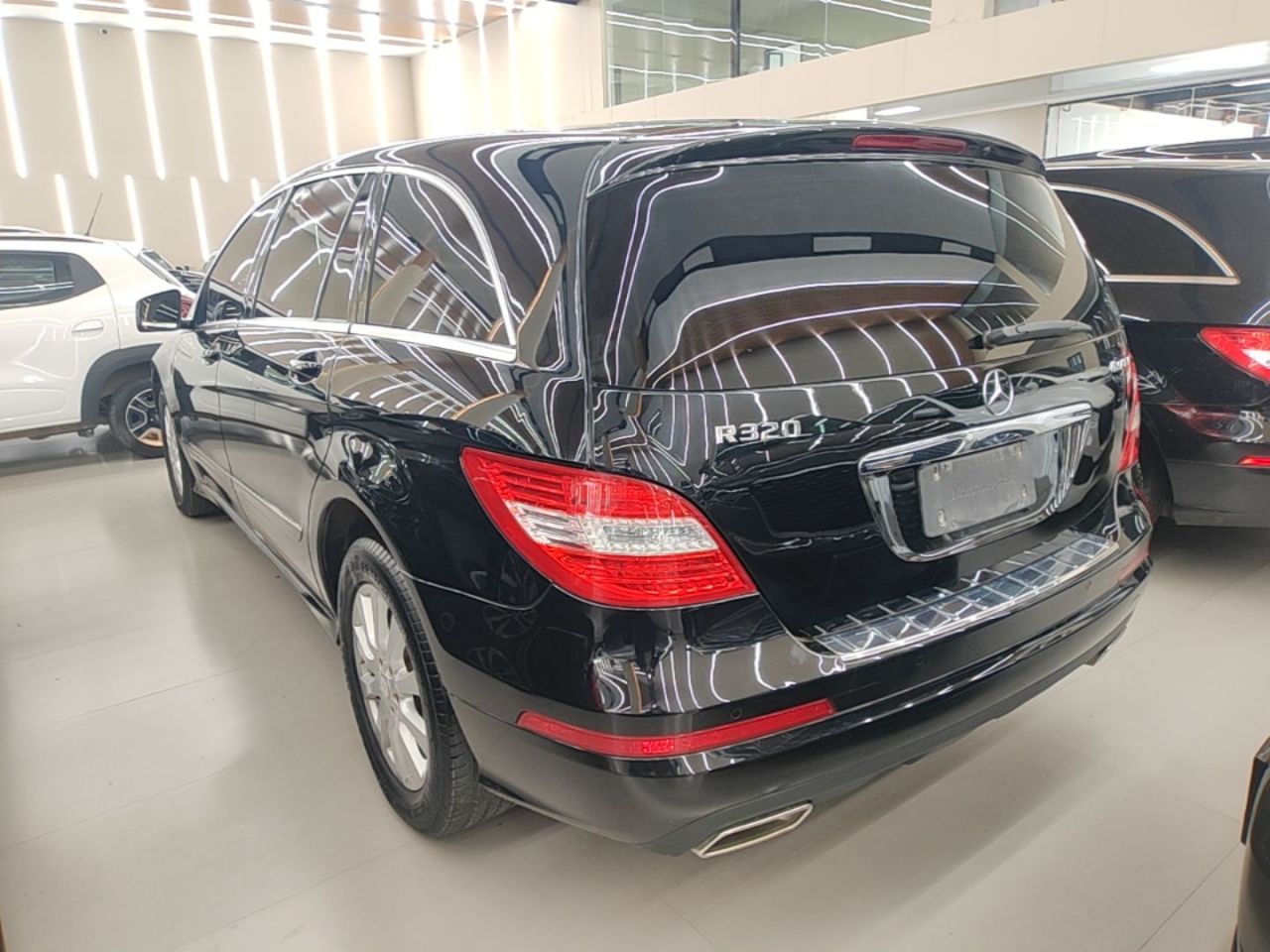 R-Class 2017 R 320 4MATIC Business Edition photo 4