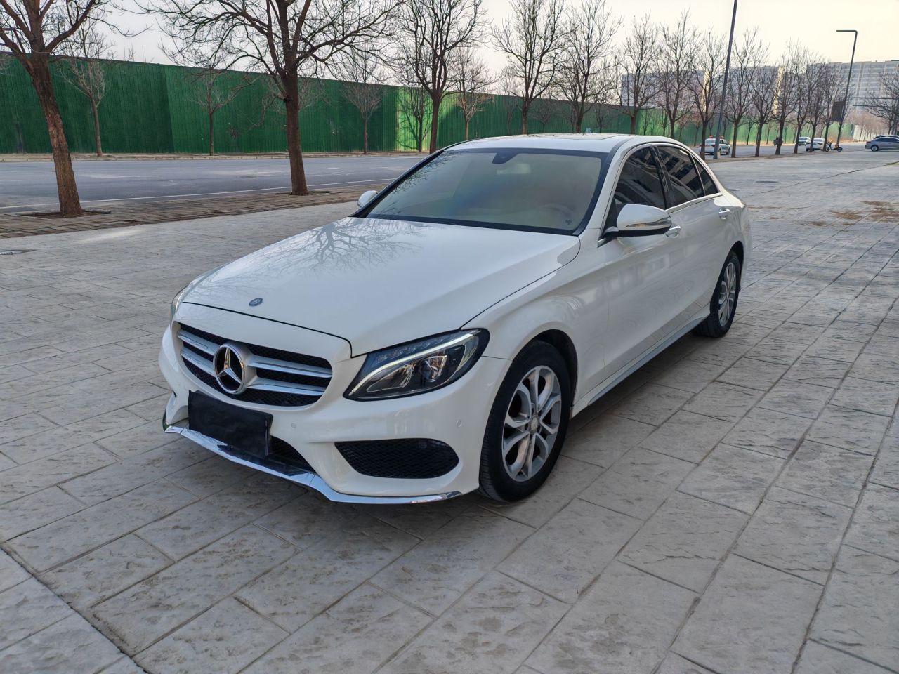 C-Class 2015 Facelift C 180 L Sport photo 4
