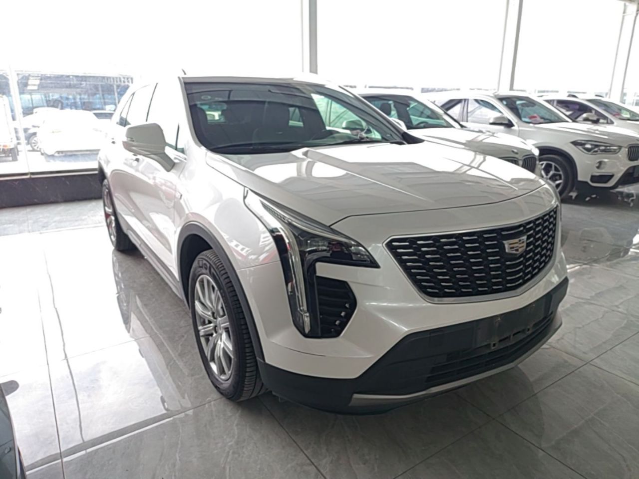 XT4 2018 28T RWD Leading photo 3