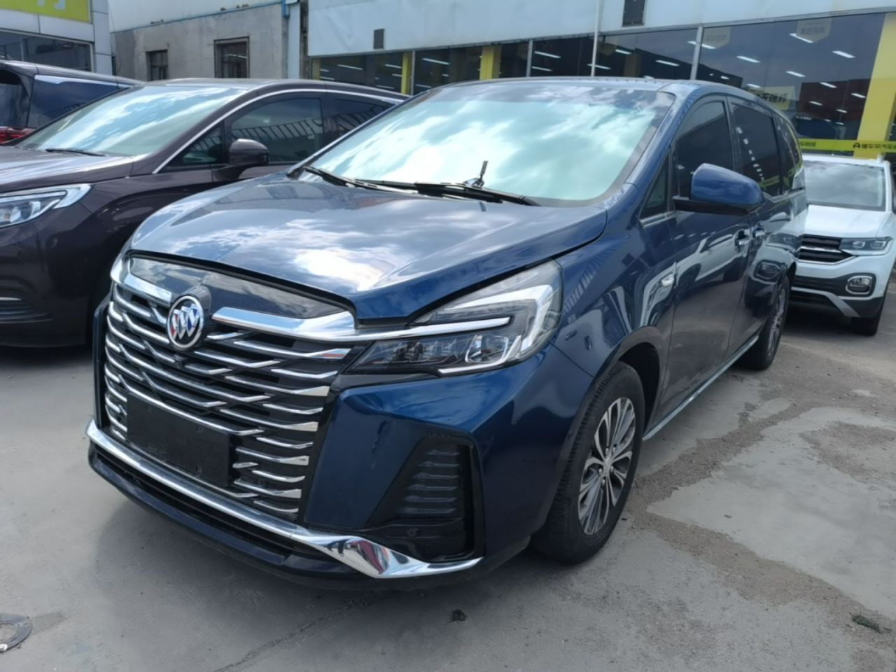 GL8 2023 Premium