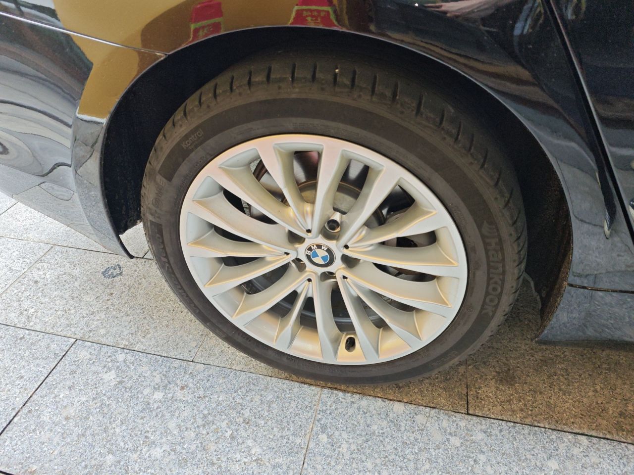5 Series 2018 525Li Luxury photo 4