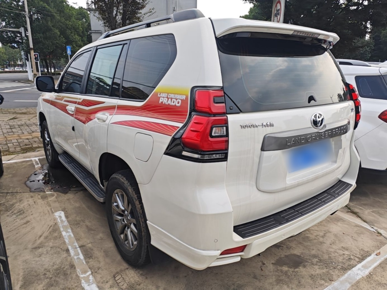 Prado 2019 3.5L AT TX-L Exclusive photo 4