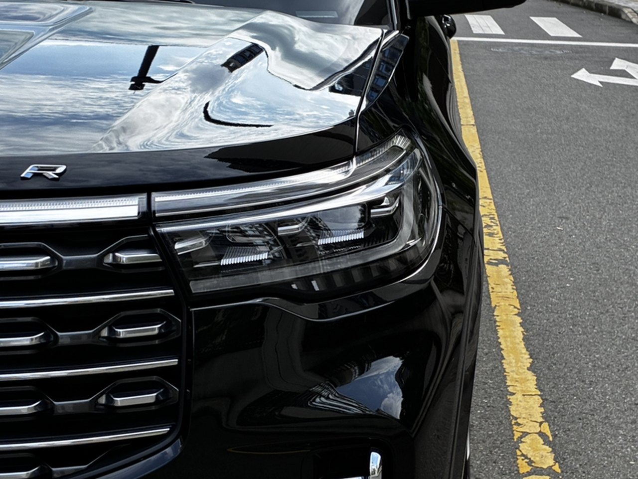 Explorer 2023 EcoBoost 285 AWD plus 7-Seater photo 2
