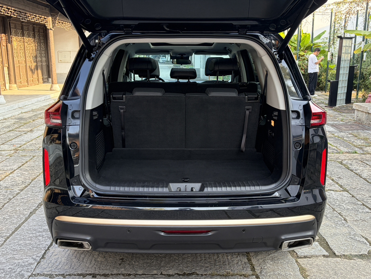2021 400T RWD Starlight Pro 7-Seater photo 4