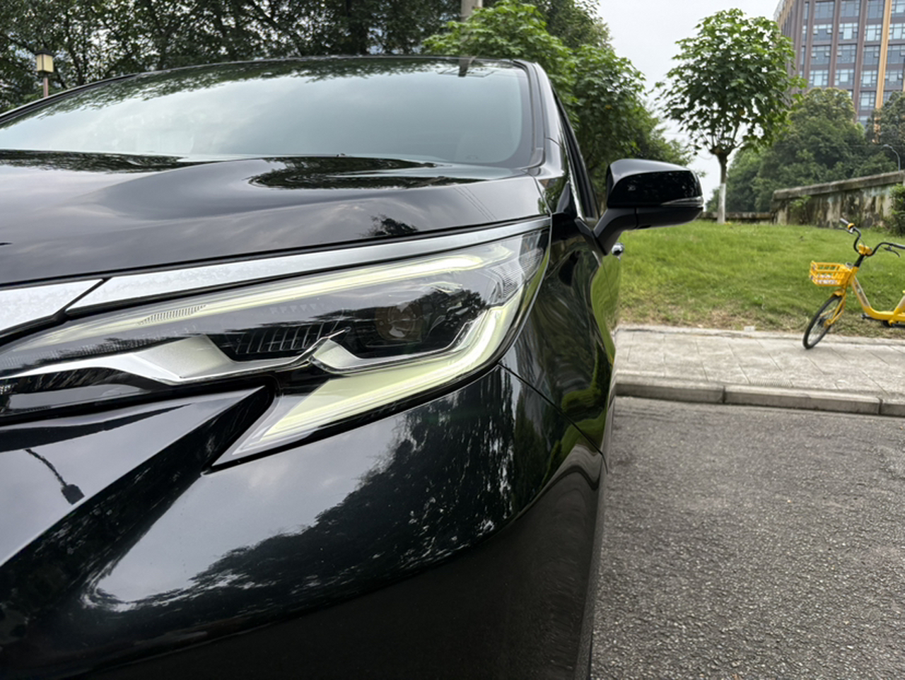 Sienna 2021 2.5L Hybrid Supreme photo 2