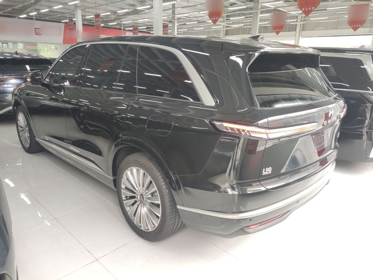 L90 2025 Pro 6-Seater 60 photo 4