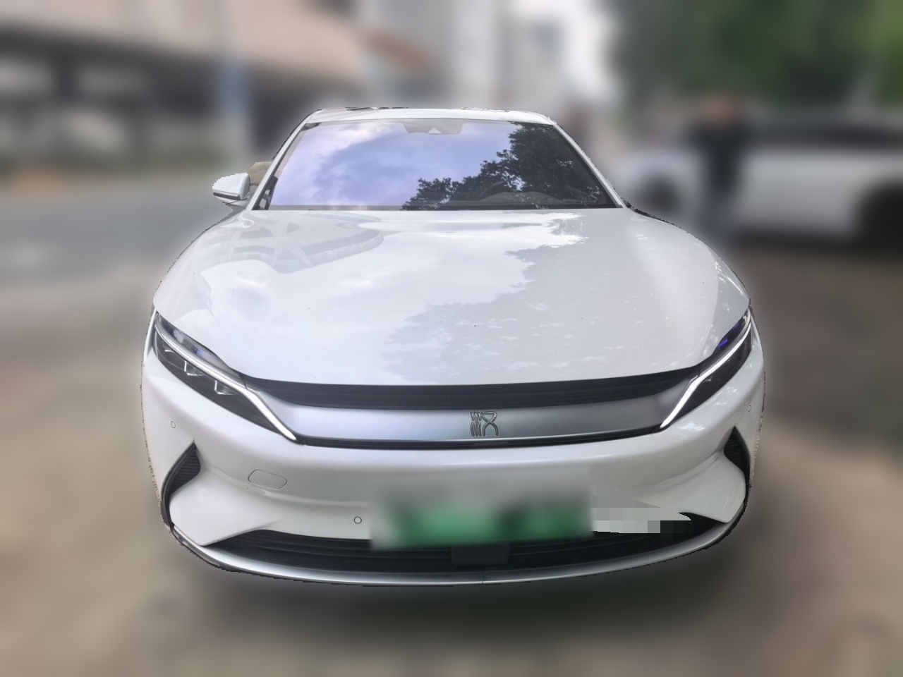 Han 2021 EV Standard Range Luxury photo 2