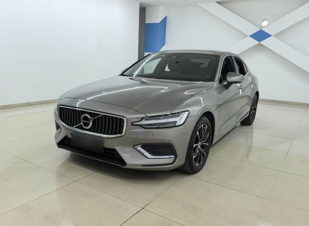 S60 2022 B4 Luxury