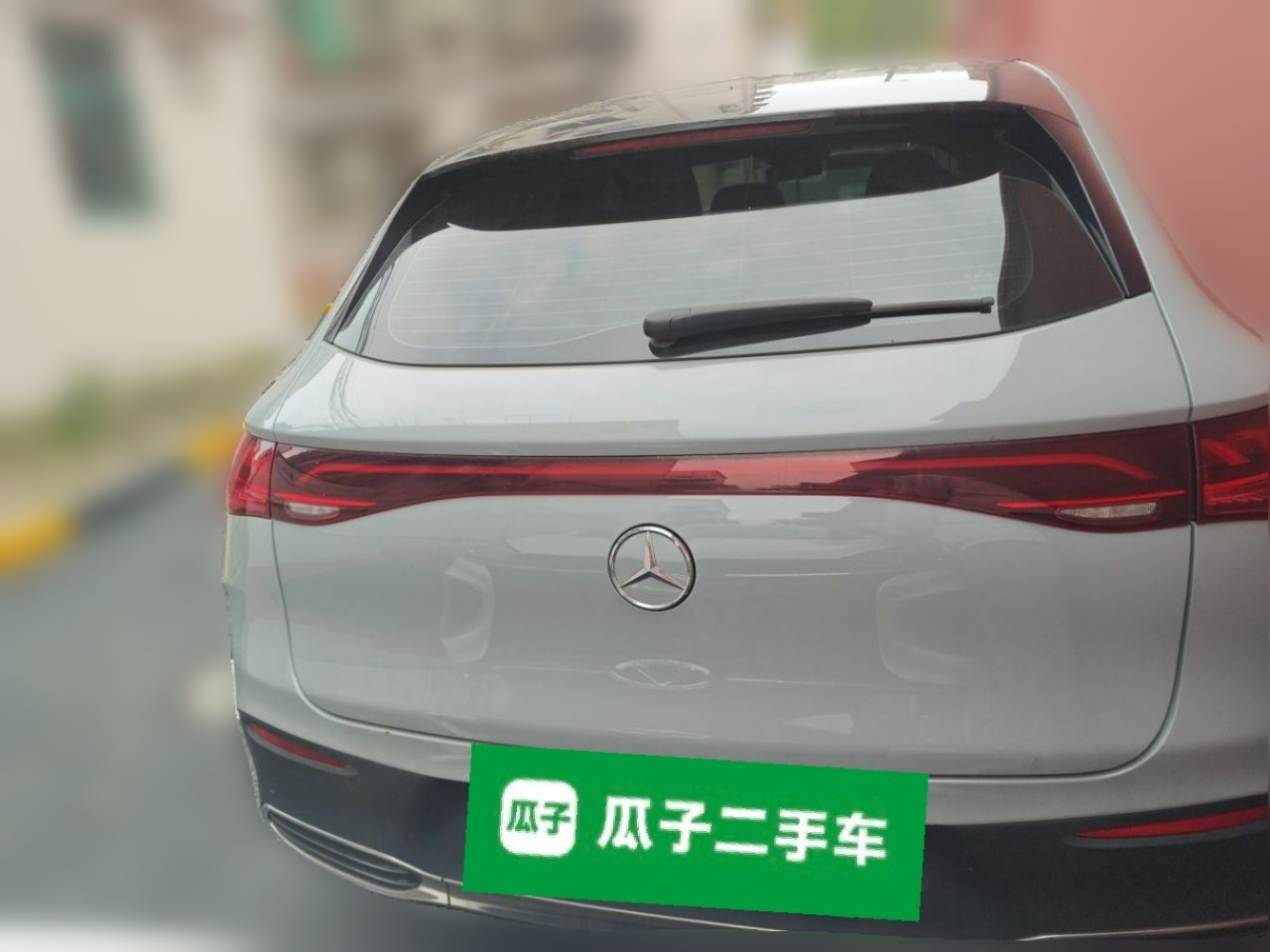EQE SUV 2023 350 4MATIC Luxury photo 5