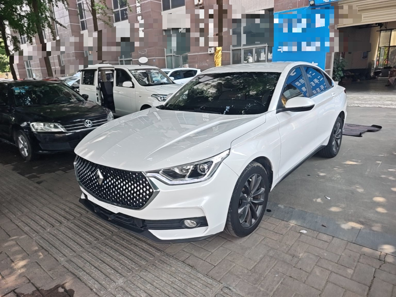 RC-6 2019 1.5T CVT 24 Luxury