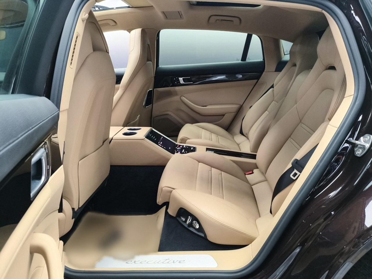 2019 Panamera Executive Extended 2.9T photo 3