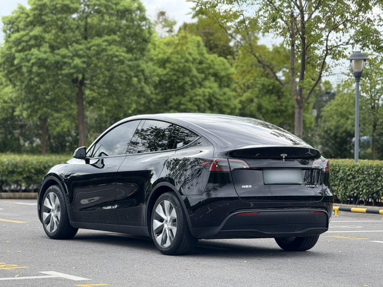 Model Y 2022 Facelift RWD photo 3
