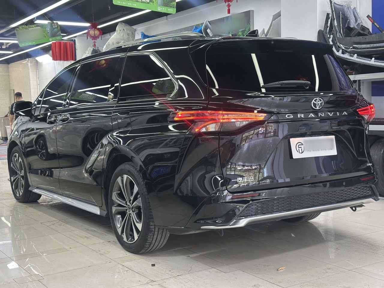 Granvia 2026 2.5L Hybrid Flagship ULTRA photo 4