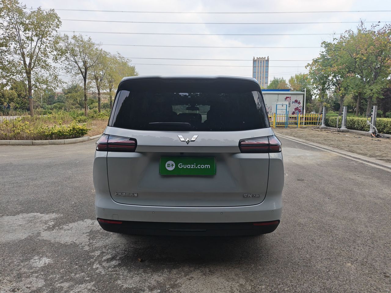 730 EV 2025 125km Luxury photo 5