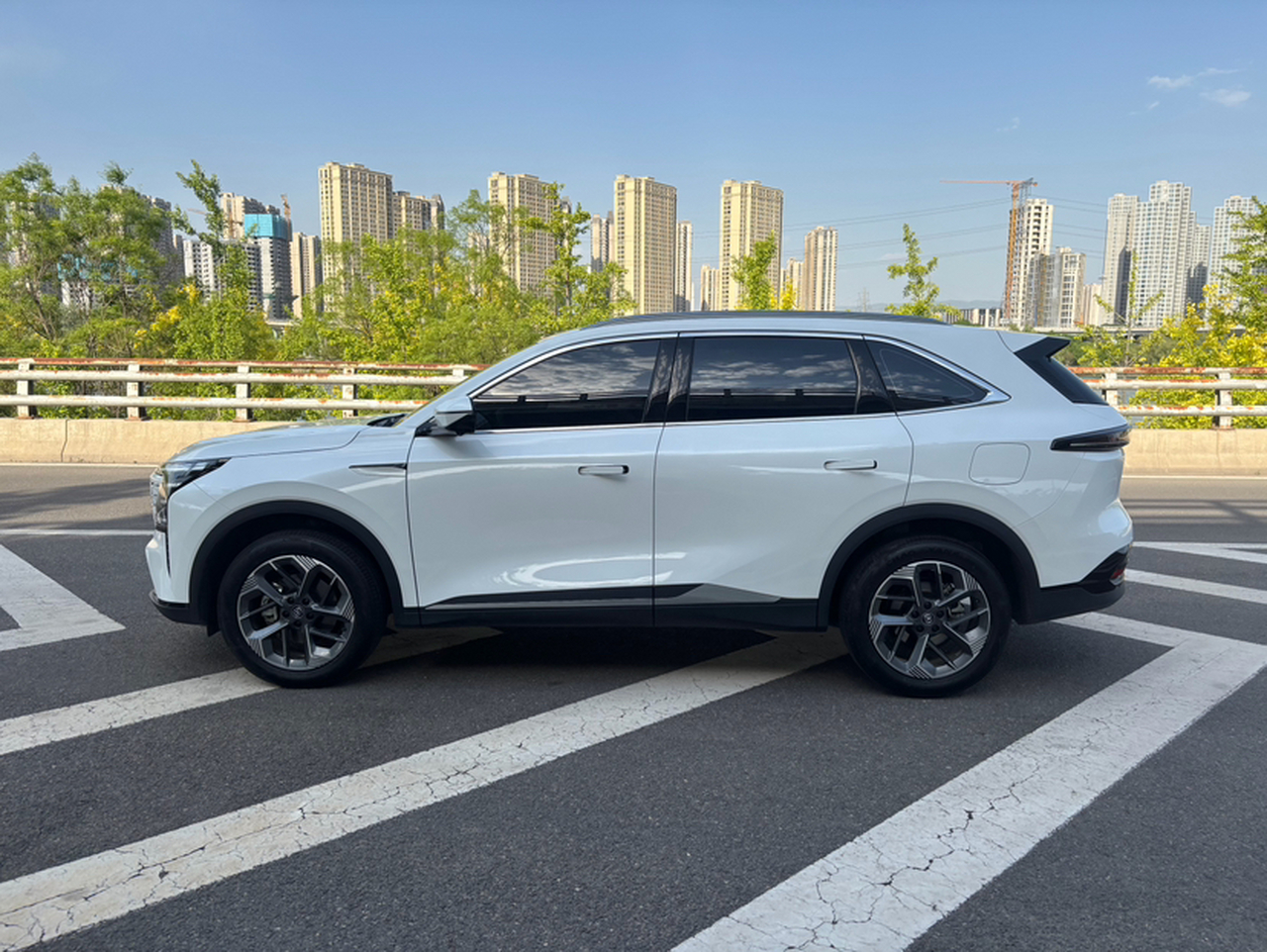 CS75 PLUS 2025 4th Gen 1.5T photo 4