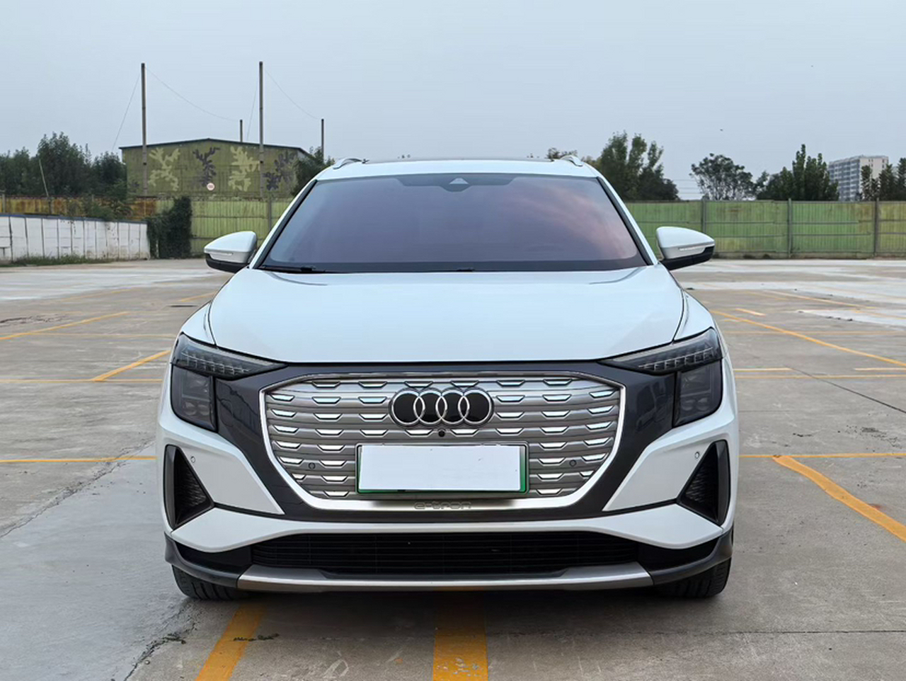 Q5 e-tron 2022 40 e-tron Starlight photo 3