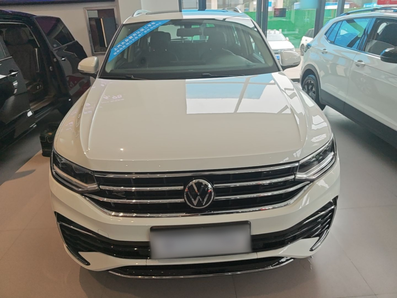 Tiguan L 2024 330TSI AT RWD R-Line photo 2